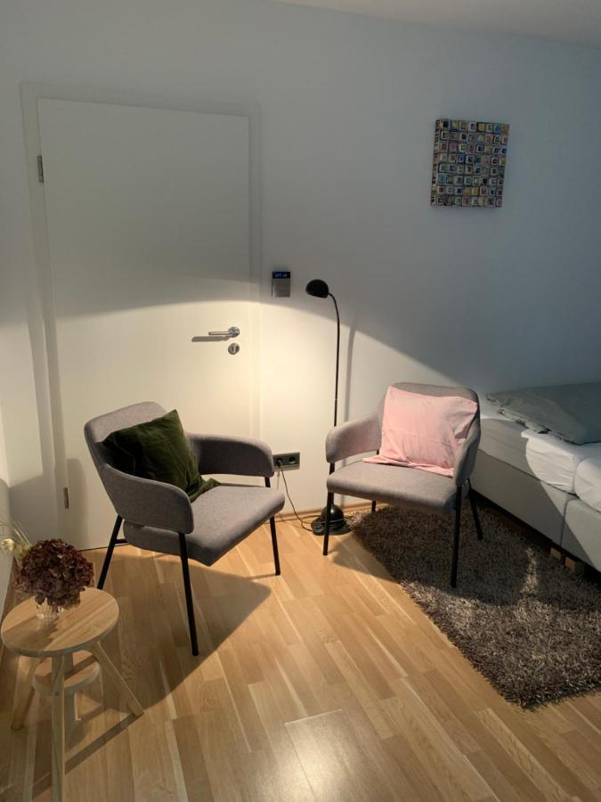 Helle Souterrainwohnung Mit Komfort München Eksteriør billede